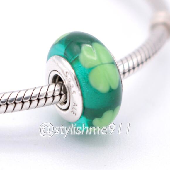 Authentic PANDORA Kiss Me, I'm Irish Charm - Picture 1 of 9